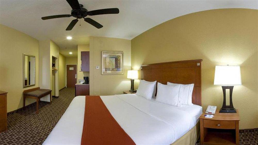 Holiday Inn Express Mccomb By Ihg Екстериор снимка
