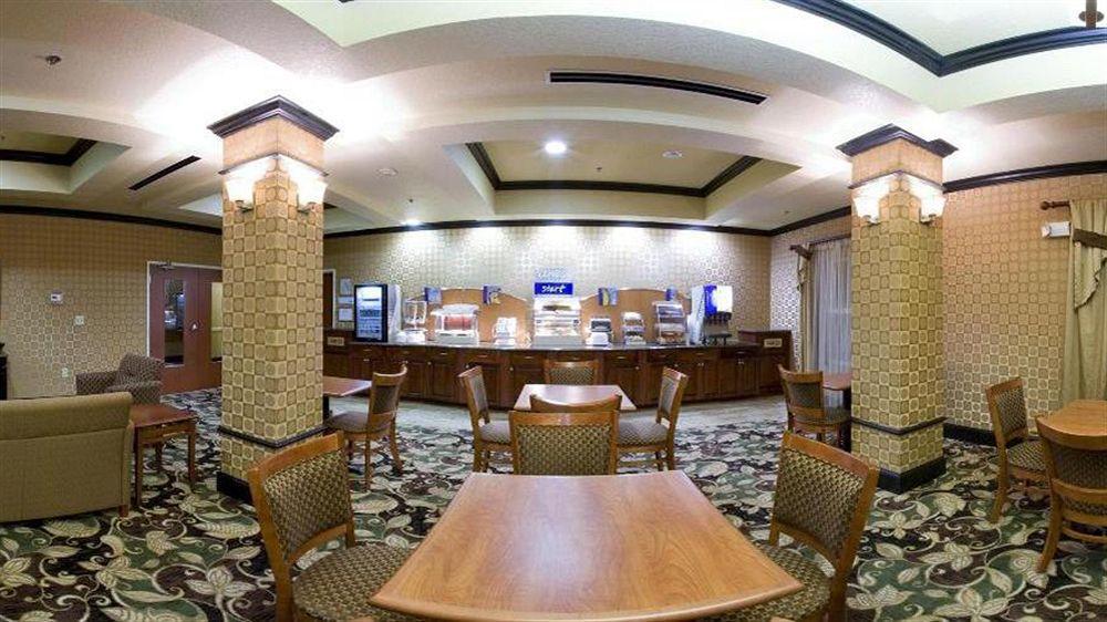 Holiday Inn Express Mccomb By Ihg Екстериор снимка