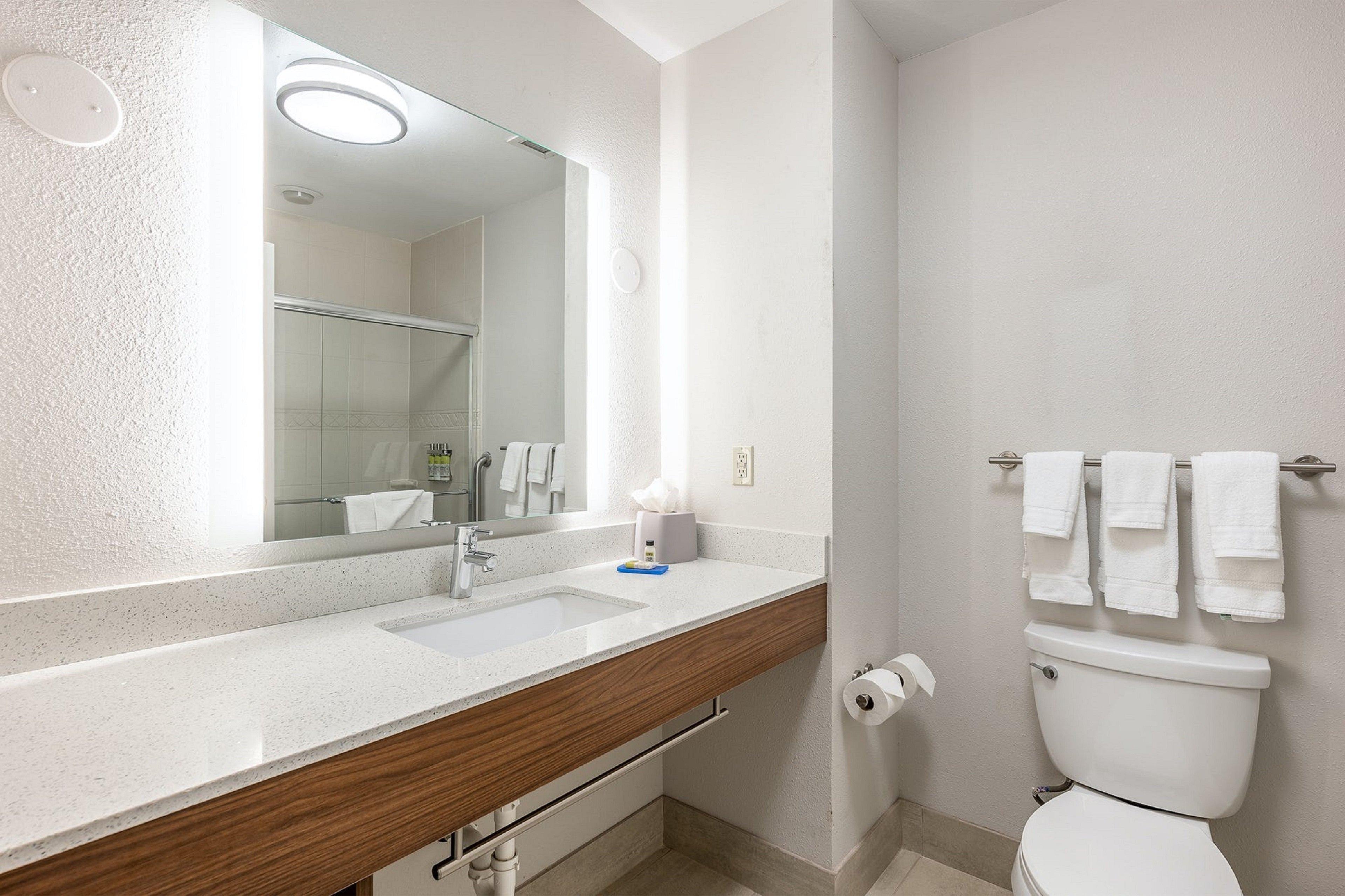 Holiday Inn Express Mccomb By Ihg Екстериор снимка