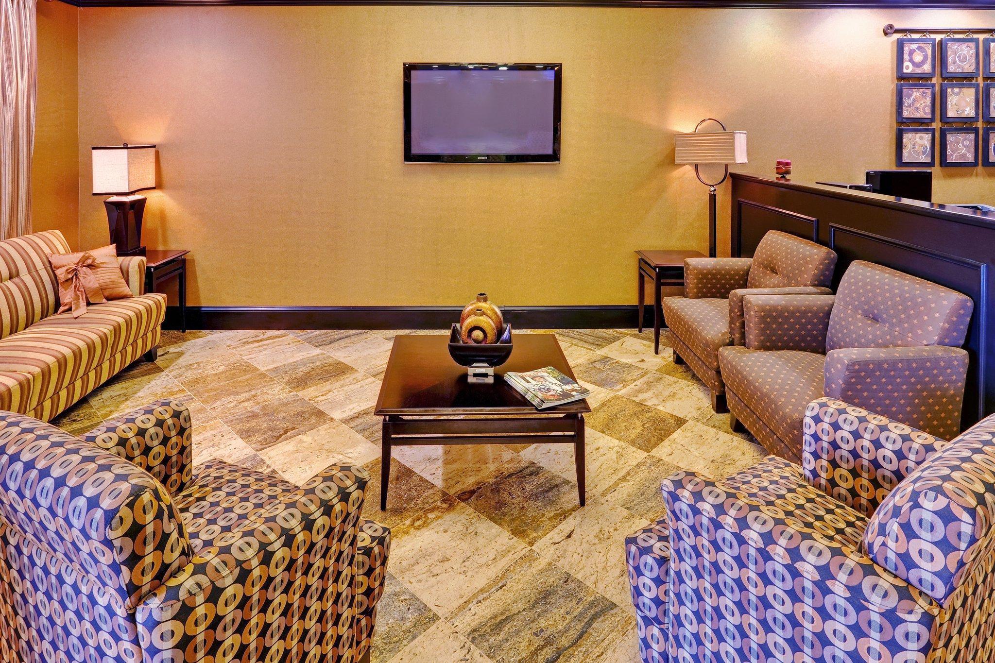 Holiday Inn Express Mccomb By Ihg Екстериор снимка