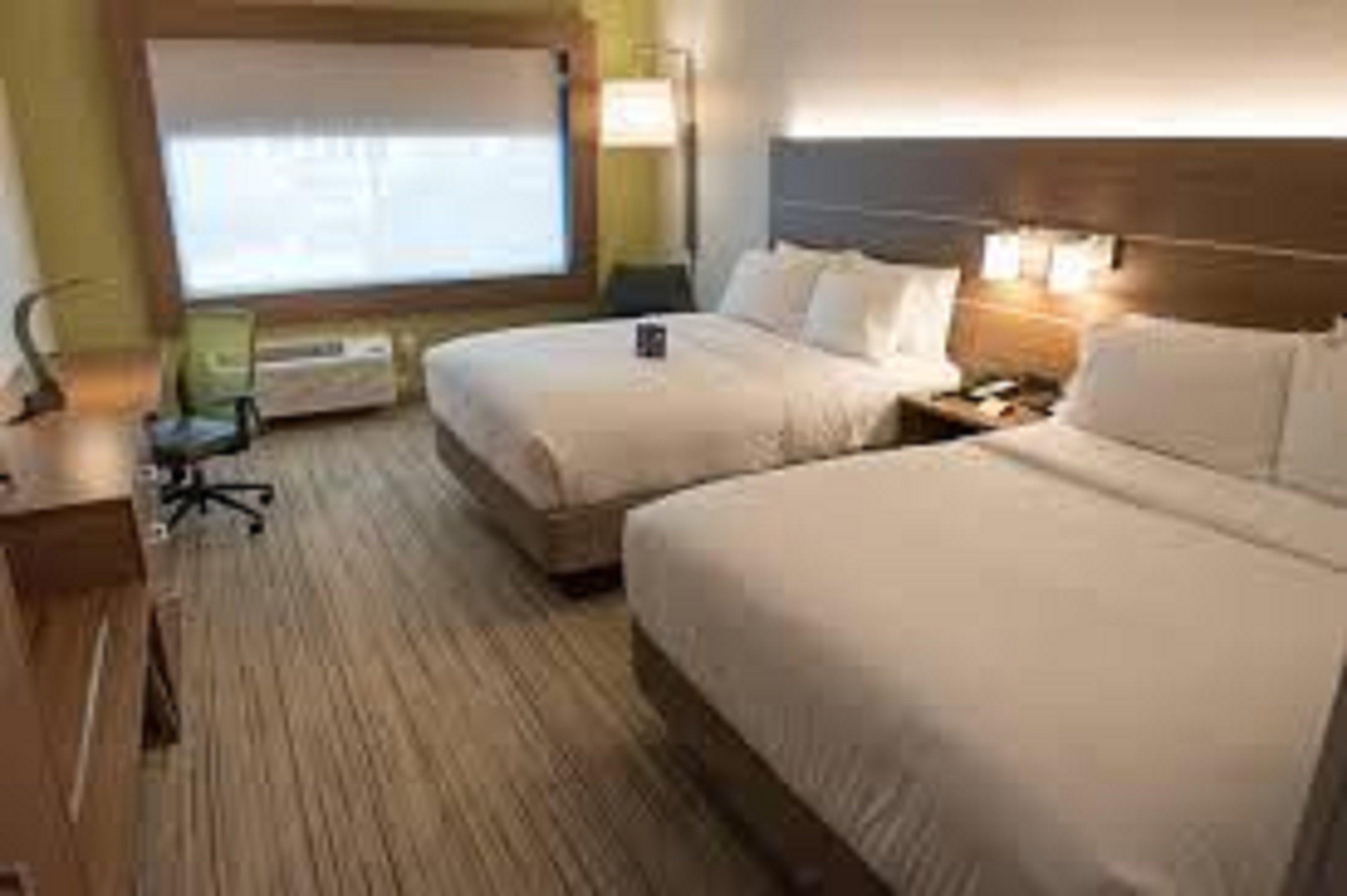 Holiday Inn Express Mccomb By Ihg Екстериор снимка