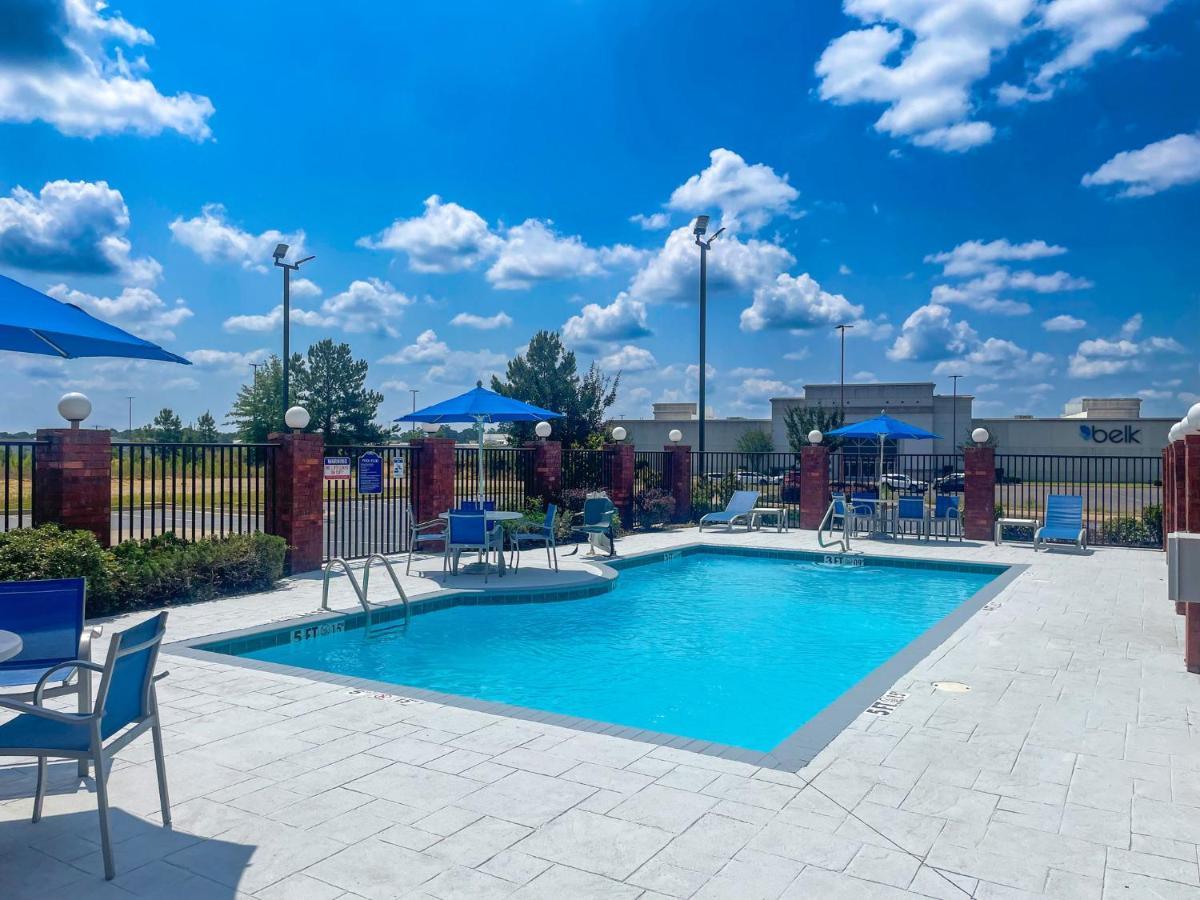 Holiday Inn Express Mccomb By Ihg Екстериор снимка
